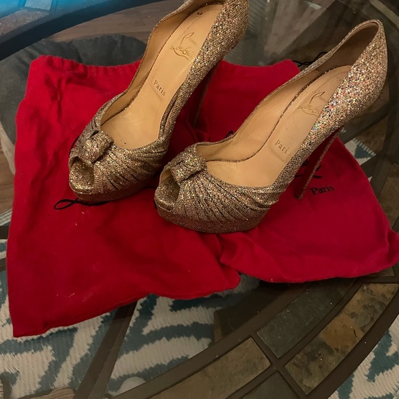 Christian Louboutin Jenny Peep Toe Pumps 150mm Gold - Picture 2 of 7